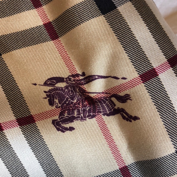 Authentic silk Burberry scarf - Picture 2 of 4